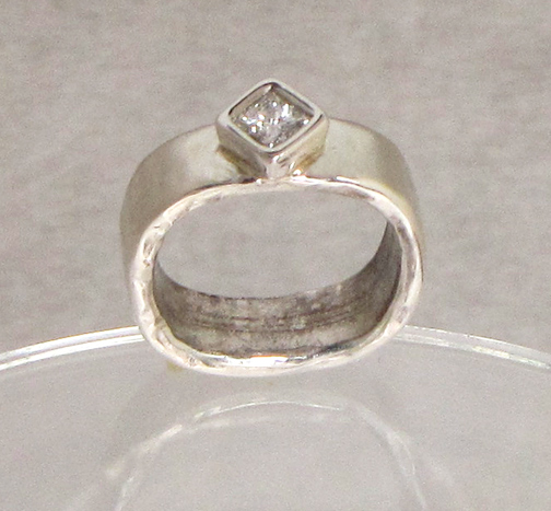newsquarediamondring